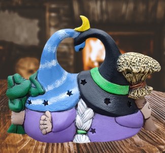 Spooky Smooching Gnomes