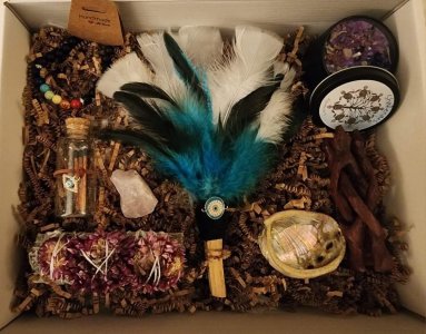 Sage Smudge & Crystal Gift Set with Wax Melts