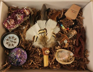 Sage Smudge & Crystal Gift Set with Wax Melts