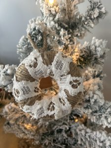 Jute, lace and pearls ornament