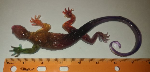 Resin lizard