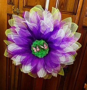 Purple ans White Flower Wreath