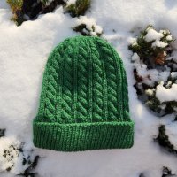 Green cabled hat