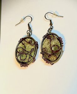 Recycled CD's Turn Into Jewelry