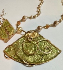 Recycled CD's Turn Into Jewelry