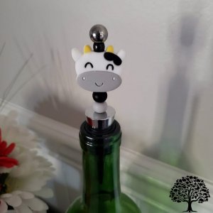 Cow Design Wine Stopper, Beaded Bottle Stopper, Wine Accessory, Farm Theme, Wine Enthusiast Gift, Handmade
