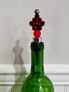 Red Dog Paw Wine Stopper, Beaded Bottle Stopper, Wine Accessory, Handmade