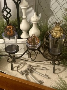 Lightkeeper™️ Display Cup- Illuminated Ornament & Keepsake Stand