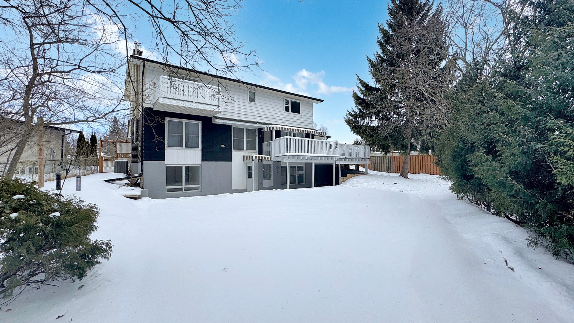  house写真 696 Jasmine Crescent, Oshawa