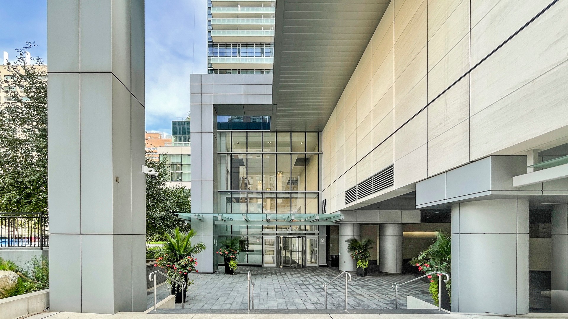 1602-386 Yonge Street, Toronto