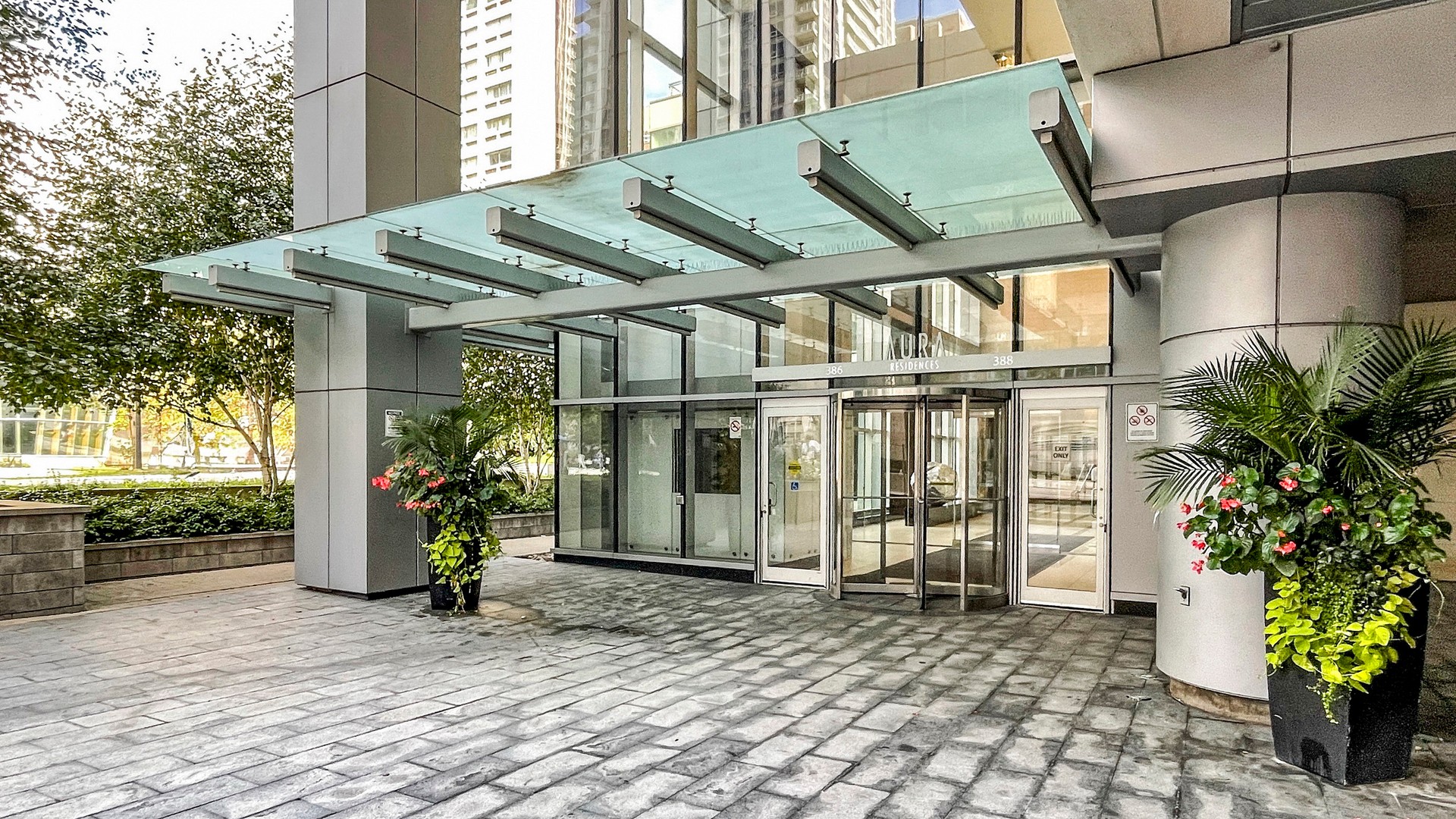 1602-386 Yonge Street, Toronto