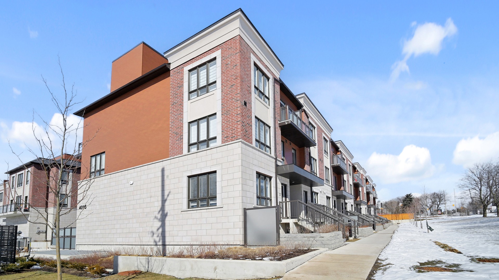 ひーページ 7-4015 Hickory Drive, Mississauga