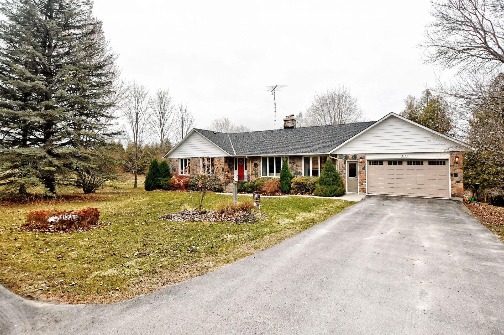 3448 Wallace Point Road, Peterborough