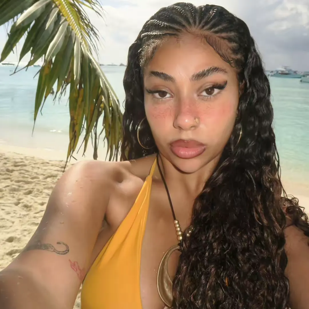 @emily.demian TikTok profile avatar