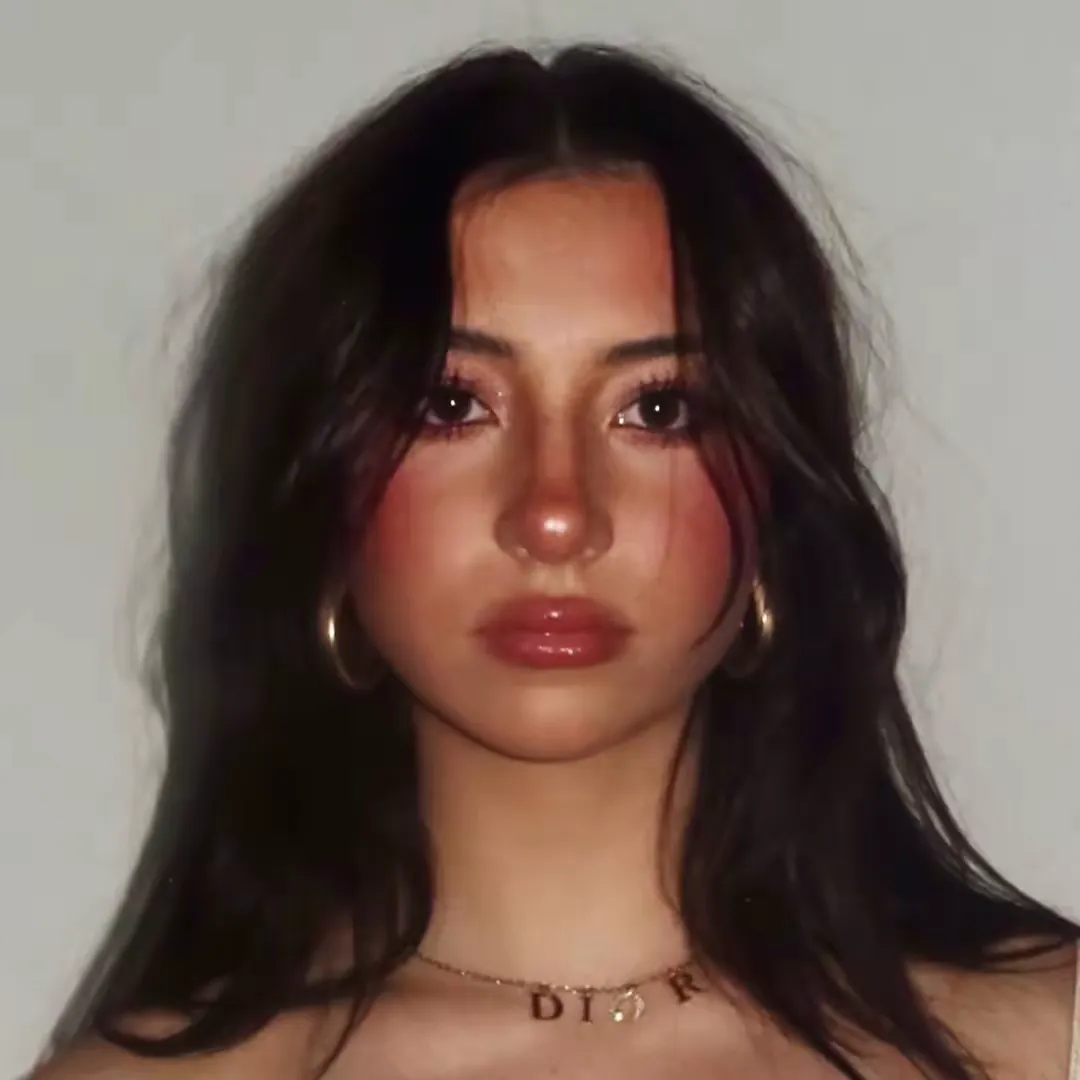 @helloimmalaika TikTok profile avatar
