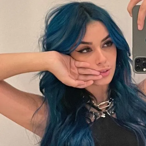 @jullymolinna TikTok profile avatar