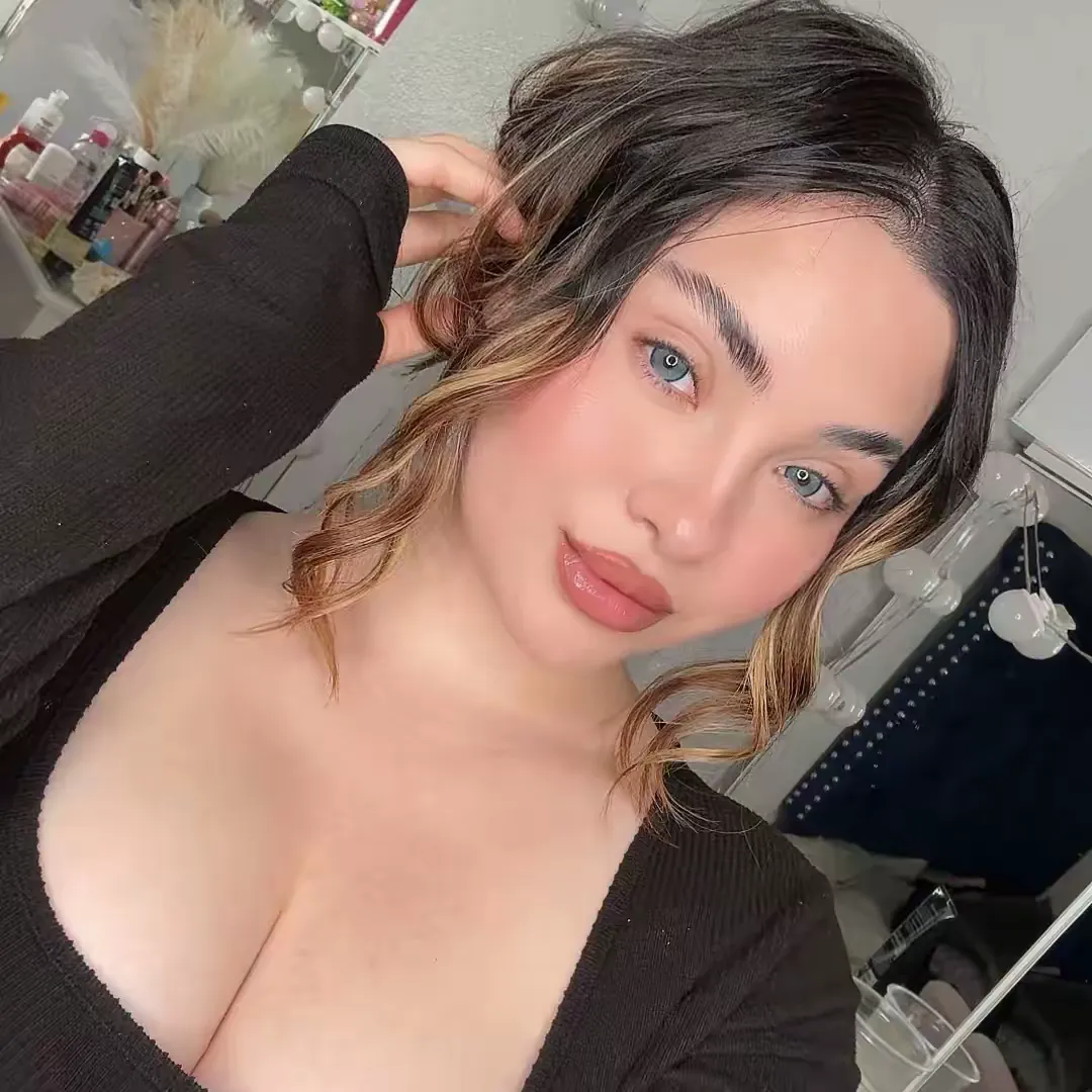 @makeupelii TikTok profile avatar
