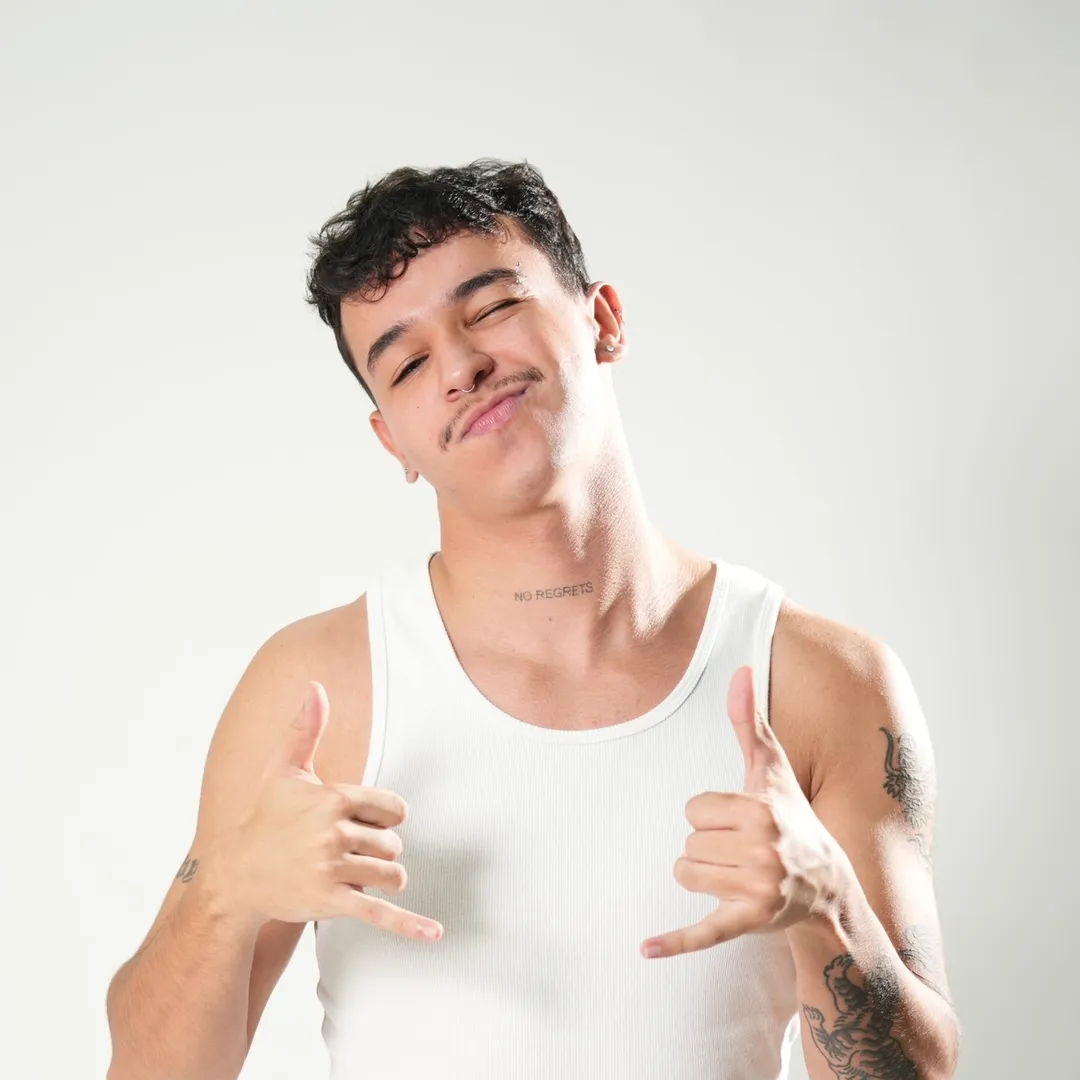 @uaivicentee TikTok profile avatar