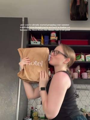 get you a bestie who’d give you a live unboxing of your @MOTEL parcel…we are SO excited for the Hot Minute Sale #motelrocks #summeroutfit #london #unboxing #trending motel rocks gifted unboxing