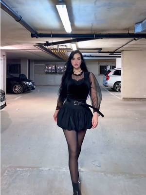 Holding onto the catwalk with two safety pins at my 62 cm waist and a wide belt. @Victoriaβs Secret Italy #victoriassecret @Victoria's Secret @victoriassecret_uk #Catwalk #Runway #casting #vsangel