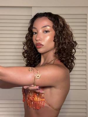 finishing touches before karolchellaaa 🧡 @NYX Professional Makeup