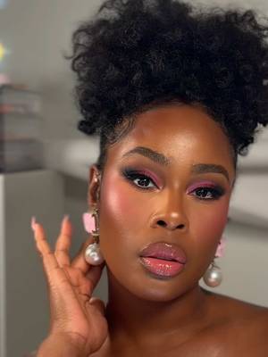 Full glam makeup look. Bratz doll inspired makeup because sometimes I just want to look like a Doll. @rhode Glazing Milk @hudabeauty Easy Blur Natural Airbrush Foundation @charlottetilbury Airbrush Flawless Concealer – 11.5 @charlottetilbury Airbrush Flawless Concealer – 7 @toofaced Chocolate Soleil Melting Bronzing Stick – Chocolate Lava @rarebeauty Warm Wishes Effortless Bronzer Stick – Full of Life @toofaced Fairytale Blush Palette @hauslabs Color Fuse Blush Powder – Dragon Fruit Daze @benefitcosmetics Precisely, My Brow Pencil – 3.75 @juviasplace The Warrior III Eyeshadow Palette @hudabeauty Easy Bake Loose Baking & Setting Powder – Banana Bread @maccosmetics Studio Fix Powder Plus Foundation – NC45 @morphebrushes Continuous Setting Mist @tower28beauty OneLiner Lip Liner – Draw Me @juviasplace Lipstick – A Mauve Moment