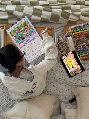 Happy June besties!! 🫶🏼 How has your month been so far?! 🌺 #coloringbook #colorwithme #colortok #bobbiegoods #anxietyrelief @bobbiegoods 