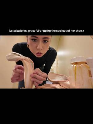 lil clip from my new YouTube vid that I just dropped 🩰💓 link in bio go check it out xoxo #ballerina #ballettok #romeoandjuliet #Vlog #ditl