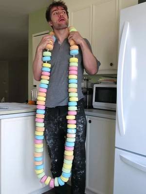 How to get any girls attention... #howto #DIY #candy #food #fyp