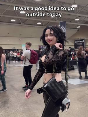 Go out more often 🖤 . #gothgirl #goth #alt #altgirl #outside 