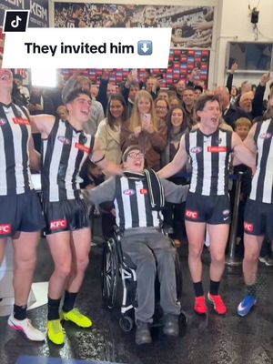 The team invited the first gamers’ brother into the team song 🥹 #wholesome #brothers #family #team #afl 