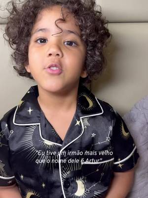 Ele tinha que fazer uma atividde p/ escola contando alguma coisa da sua família. Resolveu falar do seu irmãozinho que está no céu 👼🏽🙏🏻🥺 #maternidade #maedeanjo #historiareal