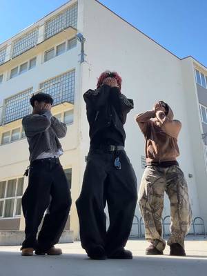 Run to me confess π€·π½ββοΈ @Ryan @Romy DC: @Temiπ¬π§ #trio #dance #vancouver