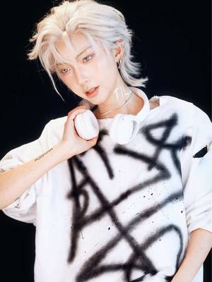 Replying to @⦻β§ο½‘ο½₯οΎ{KYRO}ΰ»κ±π.* @ Ivan u up #alienstage #till #tillalienstage #alienstagecosplay #tillcosplay