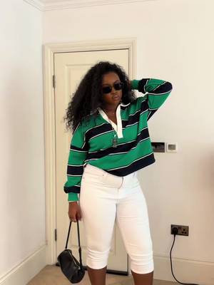 And when I want to feel cute…capris 🤍
