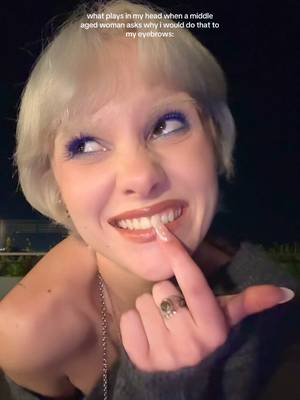 like i knowww u were rocking these blue lashes in the 80s karen COME ON NOWWW