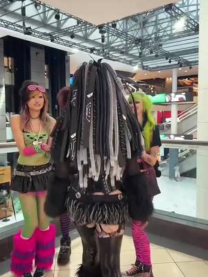 @𝑀𝒾𝓁𝓁𝓏𝑀𝒾𝓈𝒻𝑜𝓇𝓉𝓊𝓃𝑒 @rosii ❤︎ and the full effect @𝒙𝑿 𝑨𝒂𝒓𝒐𝒏 𝑿𝒙 @Cyberloxshop #cybergoth #scene #altfashion