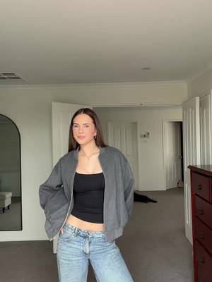 Wow the eyes are popping today #outfit #melbournefit #OOTD #fitcheck #jacket 