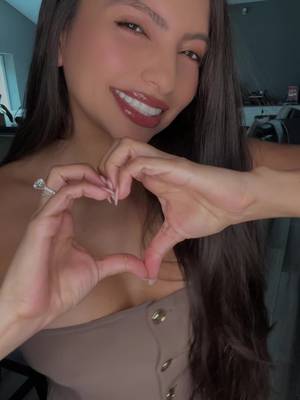 @YOUNBOLO 🩷🥳🥳 besos de colores