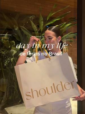 Primeiro jogo do Brasil com @Shoulder Oficial 💛 Todas matching 🇧🇷 #ShoulderCopa Publicidade
