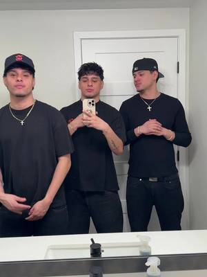 🫣🫣🫣 #moralestripletsss #foryoupage #triplets #latinos #fypシ @johnmoralesssss @Joshmoralesssfr🧛🏼 @DIORJAKEE