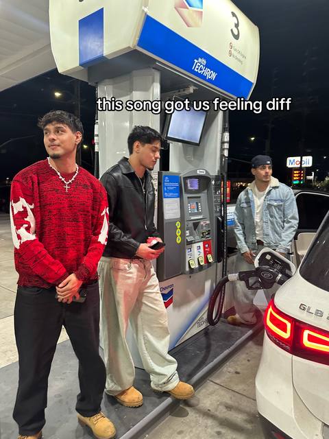 Smooth men 🙂↕️@Joshmoralesssfr🧛🏼 @johnmoralesssss @DIORJAKEE #fenixflexin #foryou #foryoupage