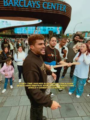 ¿Soy yo o Cambio el 🚬 X 💃 mientras adorábamos en frente al Barcleys Center New York? 🙌 ¡DIOS ES GRANDE! 😭 Etiqueta un amigo y dile Dios pronto te cambiará a través de la adoración. PRÓXIMA reunión 19 de Octubre en el @barclayscenter junto a @Realredimi2 @Miel San Marcos @Alex Campos @Marcos Yaroide faltan pocos días ¡Te esperamos! 🙌 Registrate Link Bio 🔗🗽 #reels #fyp #barak #nyc #newyork #testimonio #god #jesus #jovenescristianos #wroship #dios #diosesbueno