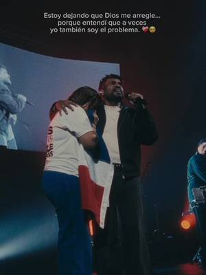 Quizás todo hoy está al revés… pero Dios está escuchando tu clamor. ❤️🩹🙌 Envíalo a un amigo y dile “ Dios te escucha” @grupobarak 🎵 #parati #Dios #hablamebarak #jesus #musicacristiana