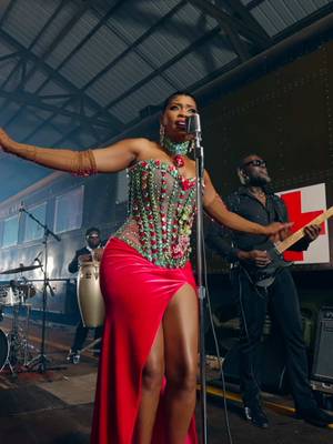 Ça y est ! On vous dévoile la toute première vidéo de la série Live Session de Rutshelle Guillaume. Une expérience musicale unique, pleine d’émotions et d’authenticité. Installez-vous et laissez-vous emporter ! 🎤✨ https://youtu.be/M3BpRBwuqnQ