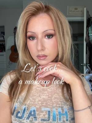 Soft brown tanned Tuscan mom makeup look 🤎 trying to match my makeup to my hair #grwm #tuscanmom #2000s #brownsmokeyeye #makeuptutorial 