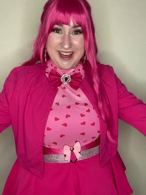 Sister’s be like…. #descendantscosplay #wickedwonderland #pinkcosplay #redcosplay #wickedwonderlandcosplay