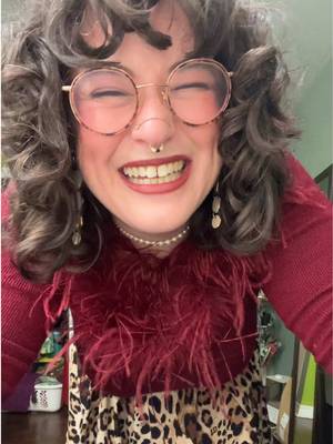 trust me bro . . . . . . . . . . . . . . #bodyneutrality #vintagefashion #thriftingfinds #dopaminedressing #torontotiktok
