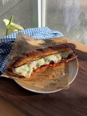 the best meatball sub, my favourite kind of sandwich🤭🌿✨ Recipe on my website! https://www.theredbowlofficial.com/recipes/the-best-meatball-subs Knives/Cutting board/Pans/Mixing bowls: @HexClad Food processor: @KitchenAid