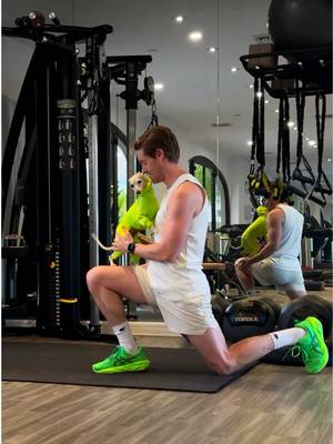 Hotel workouts are better with a friend 😎